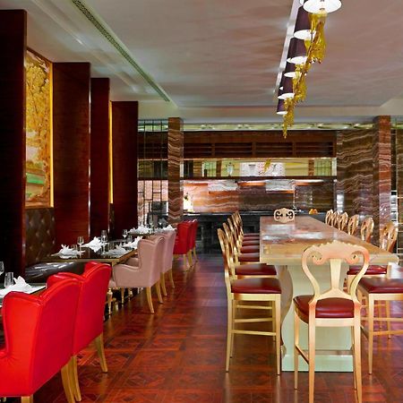 Sheraton Chongqing Hotel Bagian luar foto