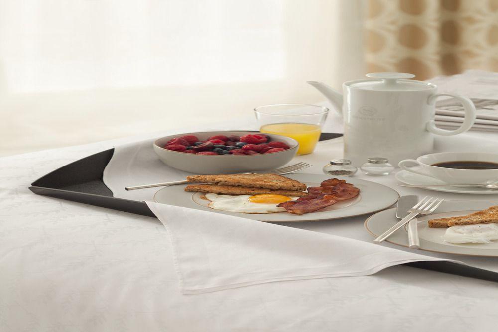 Sheraton Chongqing Hotel Bagian luar foto