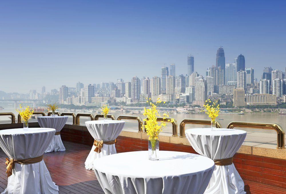 Sheraton Chongqing Hotel Bagian luar foto