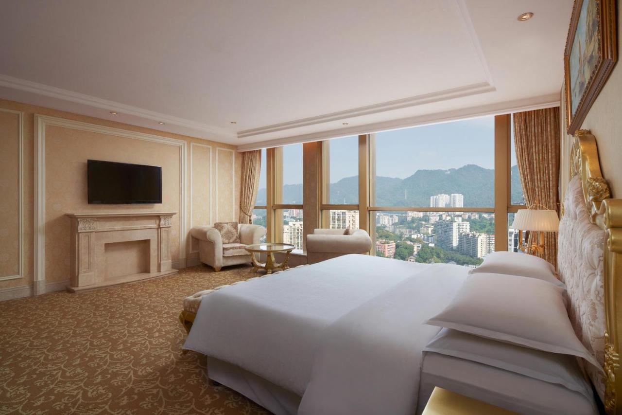Sheraton Chongqing Hotel Bagian luar foto