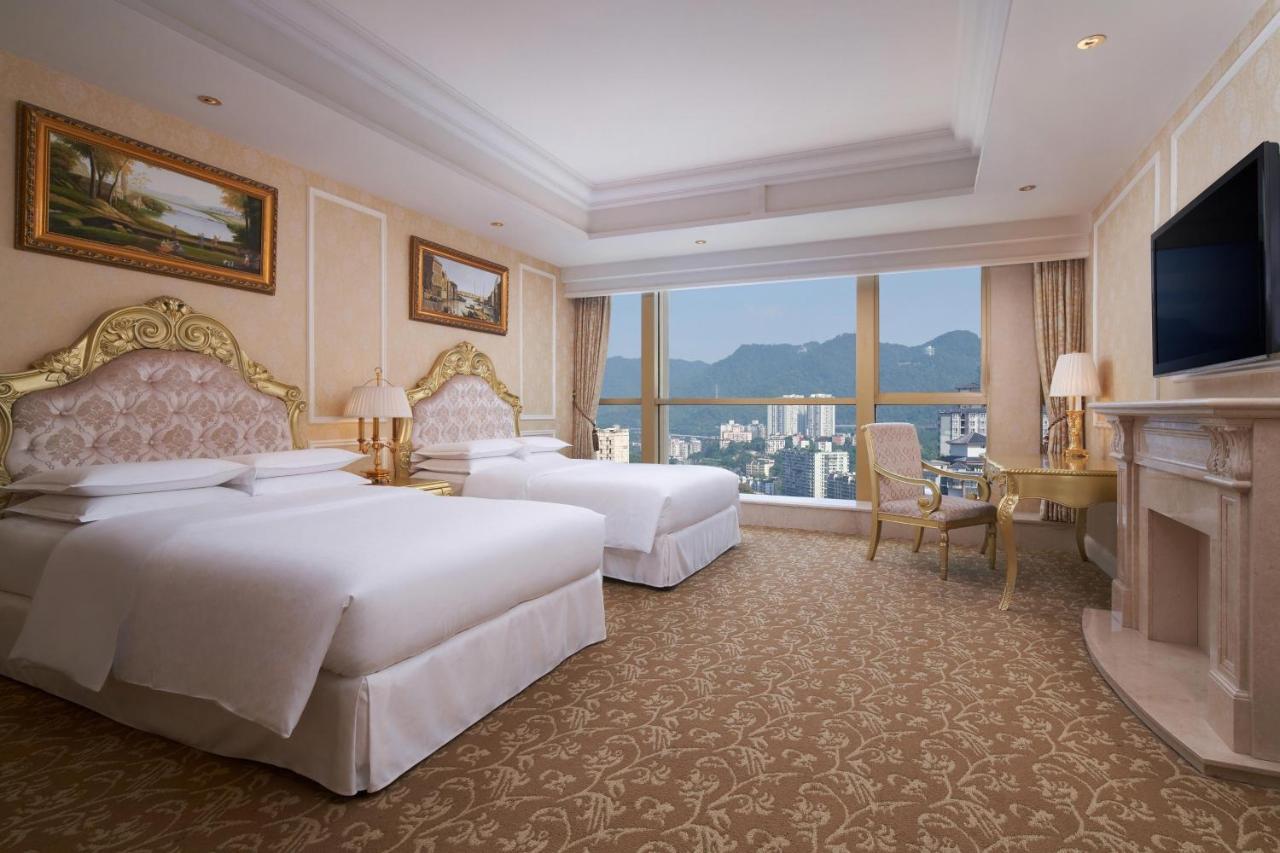 Sheraton Chongqing Hotel Bagian luar foto