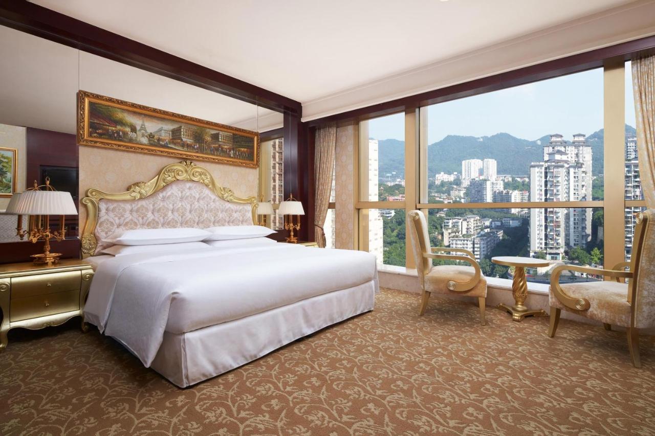 Sheraton Chongqing Hotel Bagian luar foto