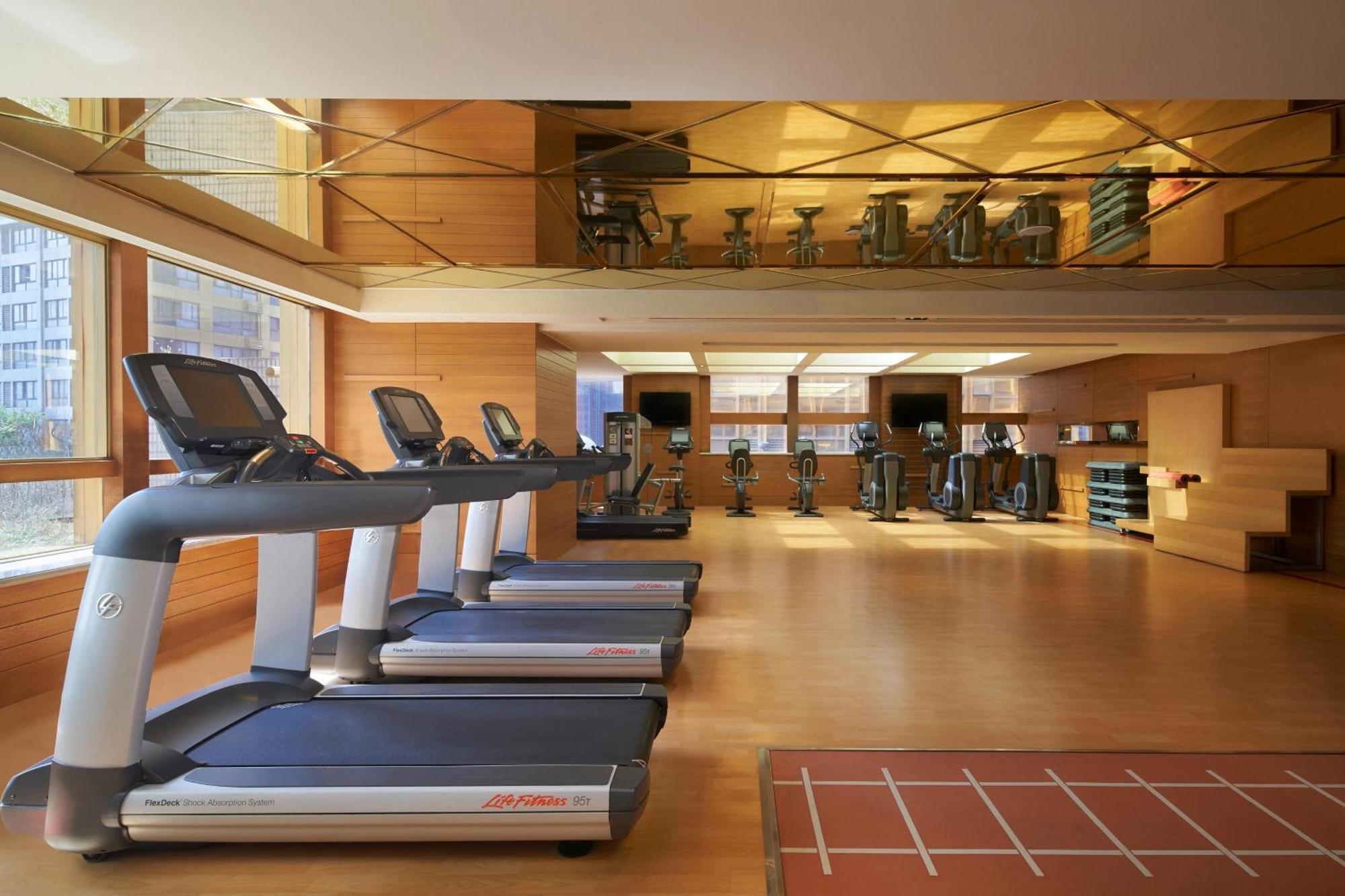 Sheraton Chongqing Hotel Bagian luar foto