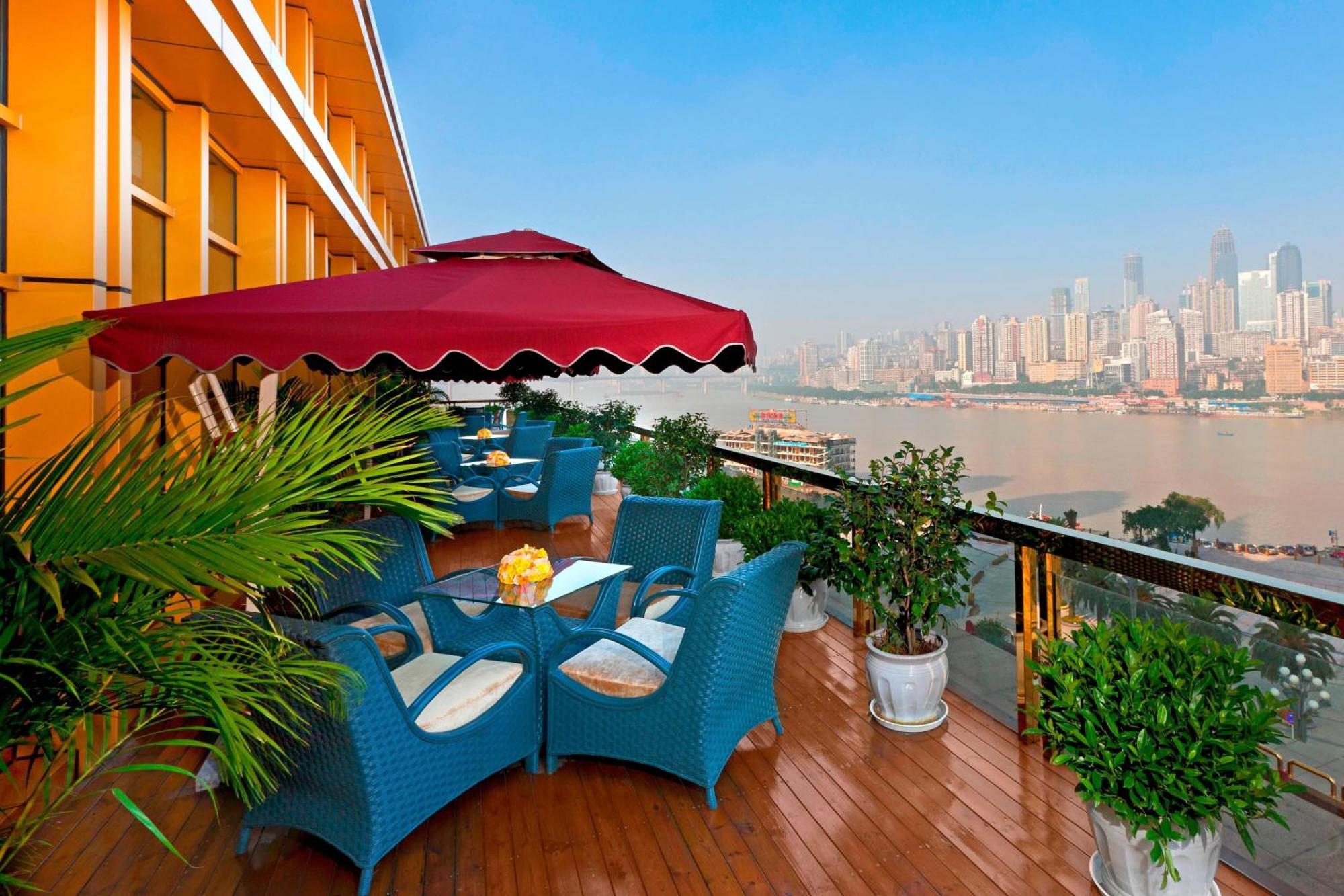 Sheraton Chongqing Hotel Bagian luar foto