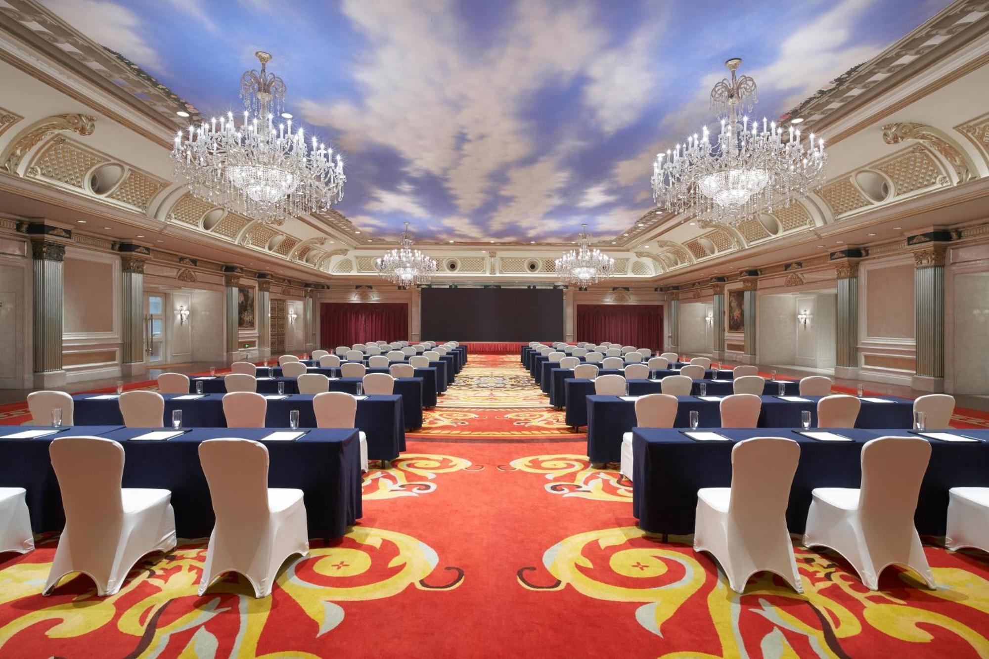 Sheraton Chongqing Hotel Bagian luar foto