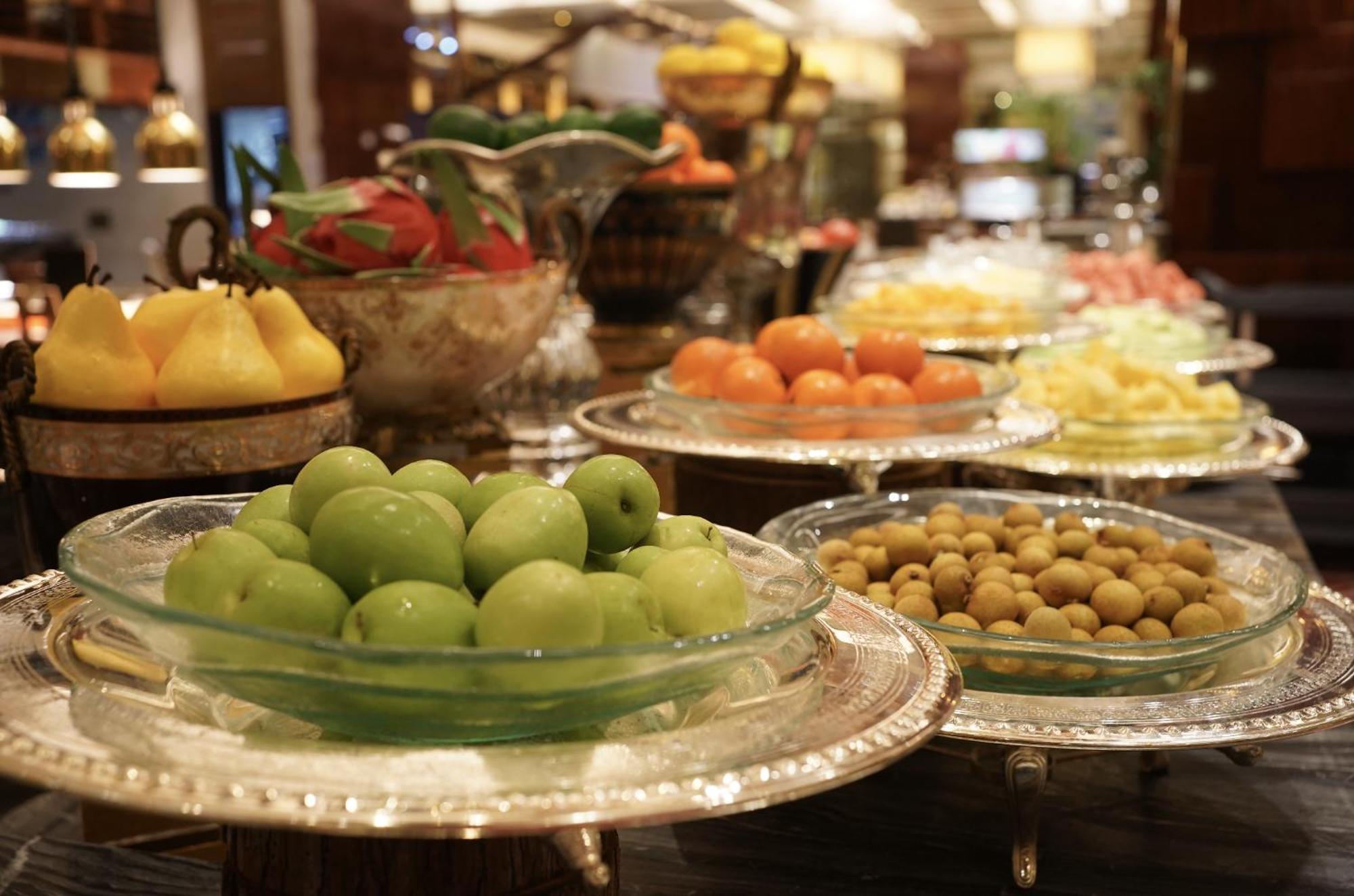 Sheraton Chongqing Hotel Bagian luar foto