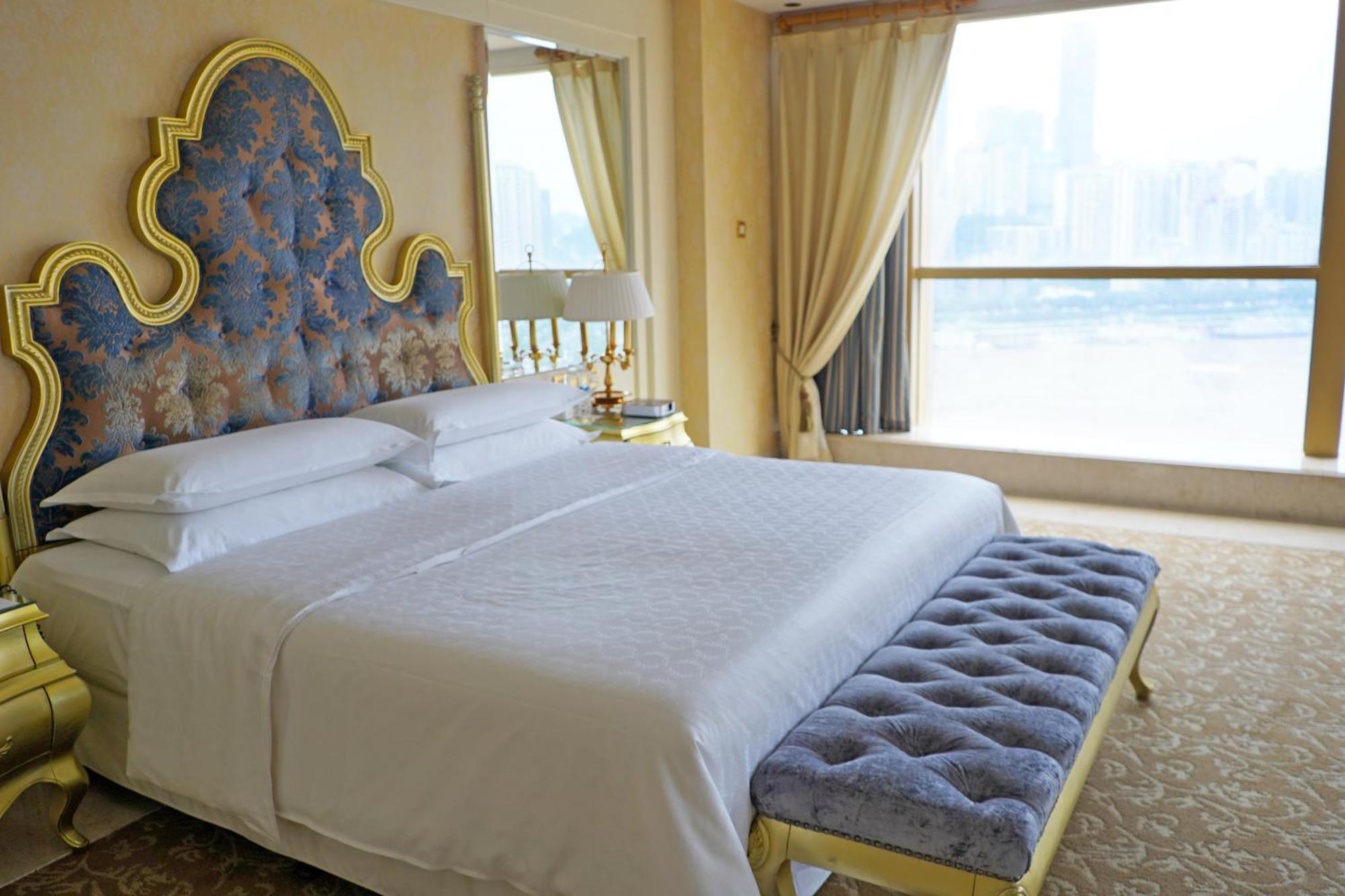 Sheraton Chongqing Hotel Bagian luar foto