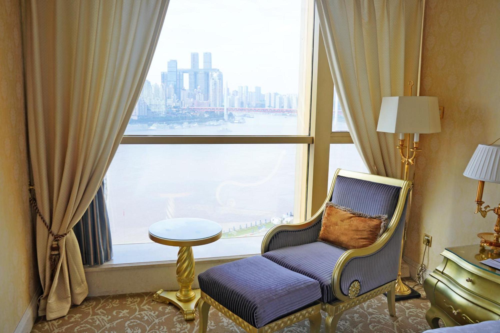 Sheraton Chongqing Hotel Bagian luar foto