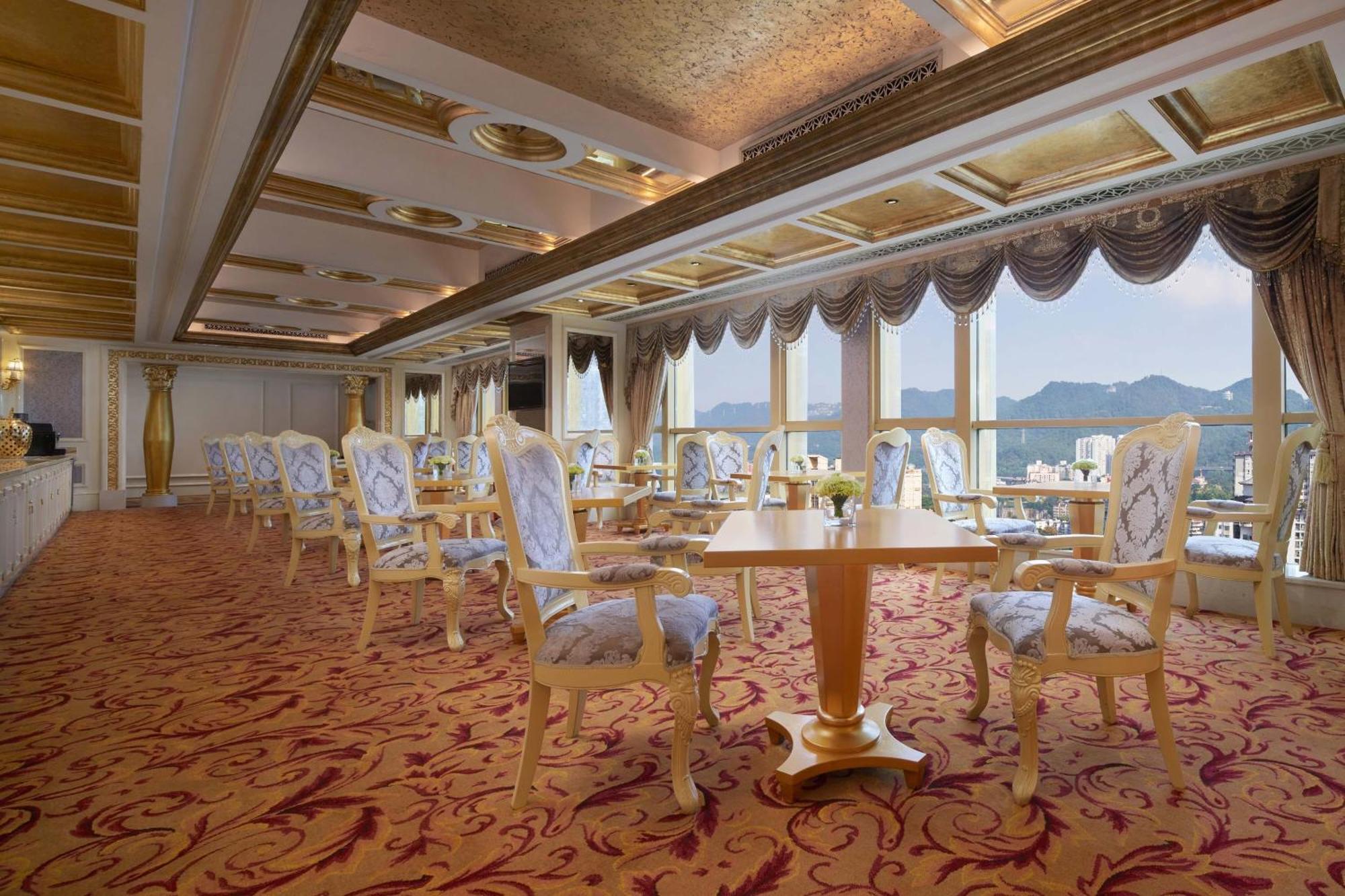 Sheraton Chongqing Hotel Bagian luar foto